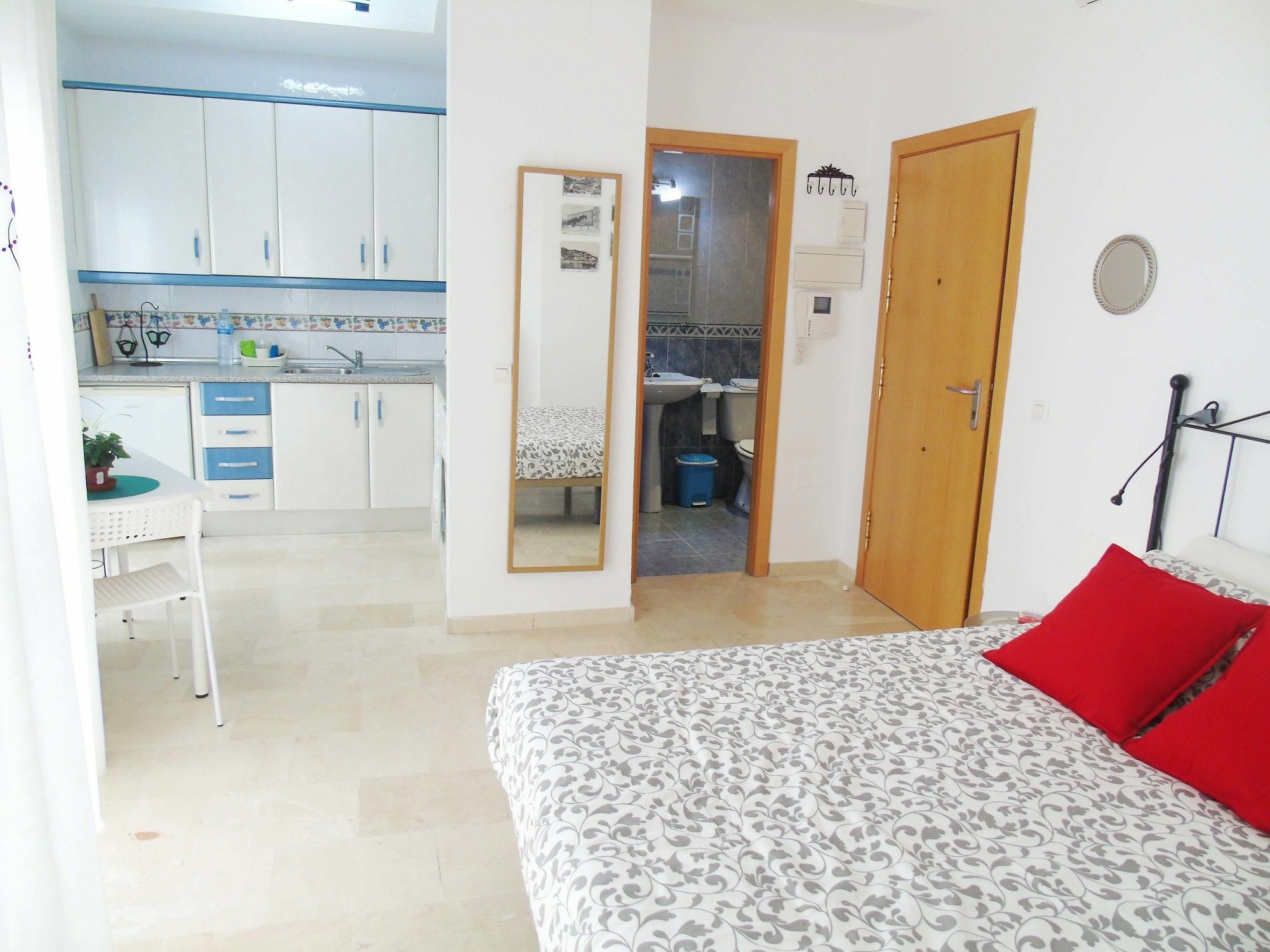 A&N Loft Merced Recently Renovated مالقة المظهر الخارجي الصورة